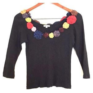Unique Fun Ribbed knit sweater w satin flowers